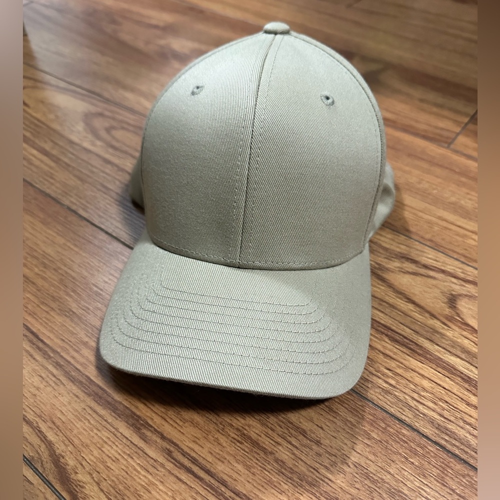 Lids Men’s Hat, SM-MD in size brand new never worn.